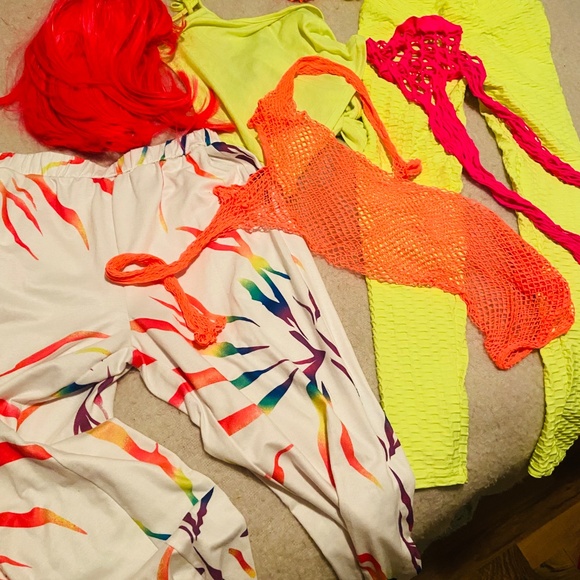 Mixed bag of Glow Party items - Picture 3 of 3